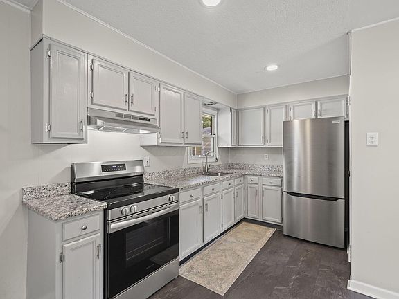 5th image of 35 Richards Dr