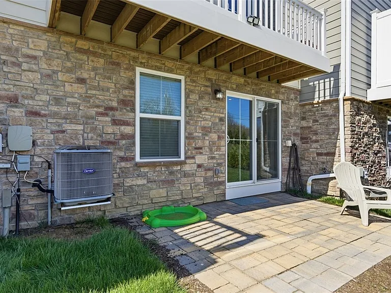 7402 Chestnut Way — Photo 33