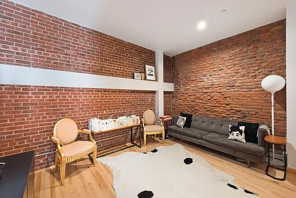 Rented by Nest Seekers International | media 54