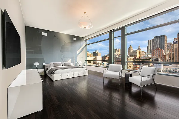 Rented by Douglas Elliman | media 18