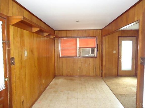 5th image of 602 N 79th Ave
