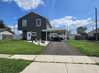 12 Crescent Ln, Levittown, PA 19055
