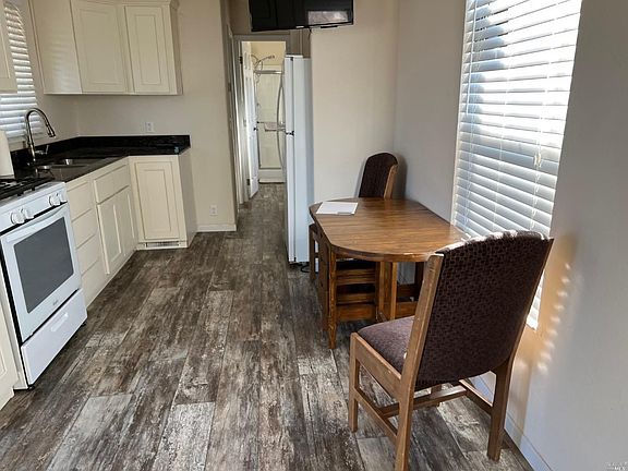 4th image of 4415 Olive Ave