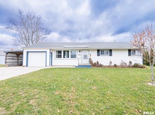 107 N White St, Mackinaw, IL
