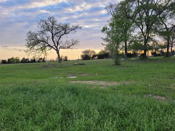 10557 Roy Rd, Cistern, TX 78941