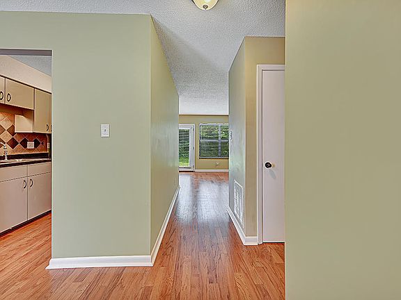 5th image of 8400 Olde Colony Trl APT 74