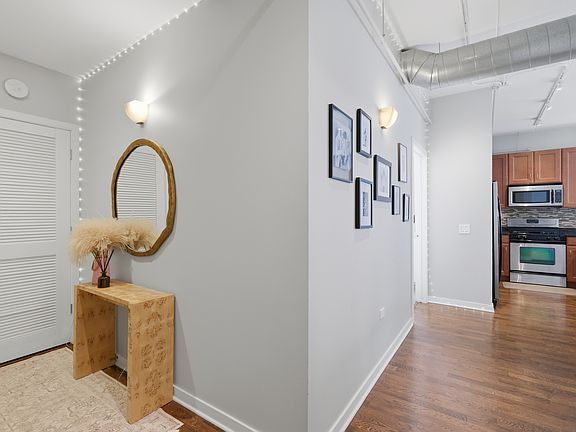3rd image of 873 N Larrabee St APT 601