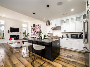 6 Chelsea Rd, Warren, NJ 07059