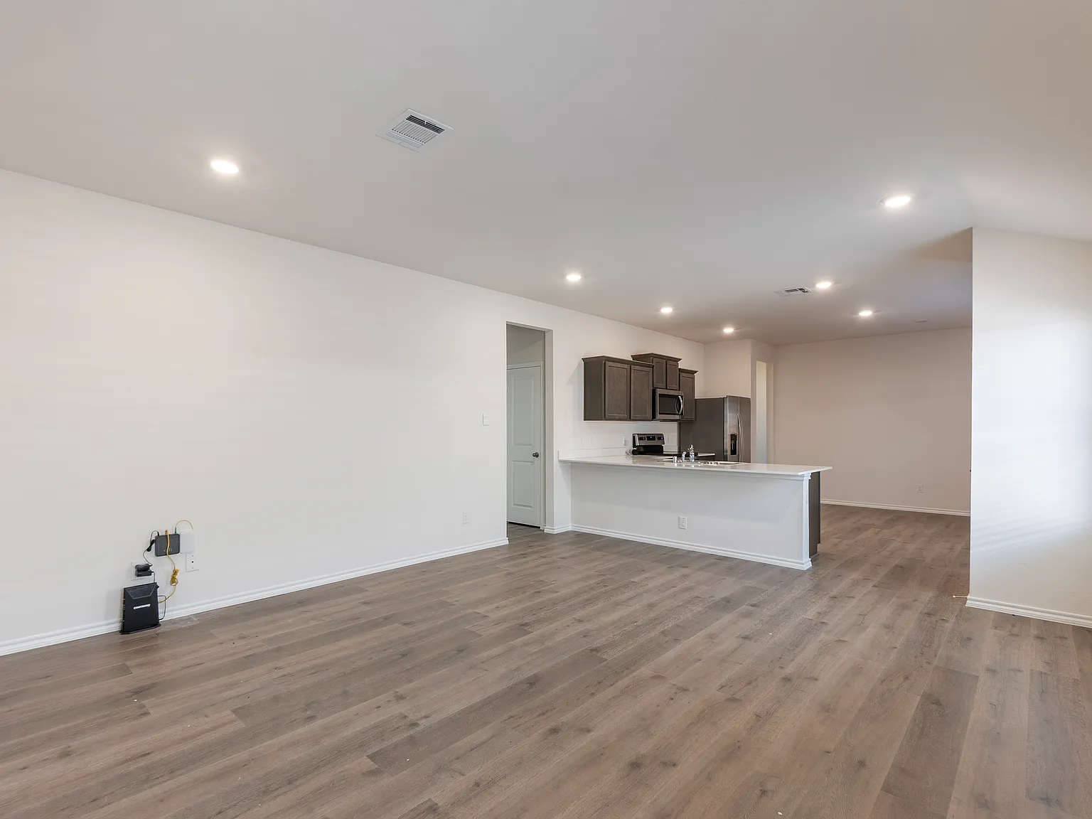 3 bed, 1509 sqft, $1,975 — Photo 3