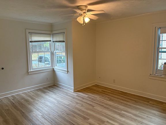 3rd image of 534 Arlington Ave #E