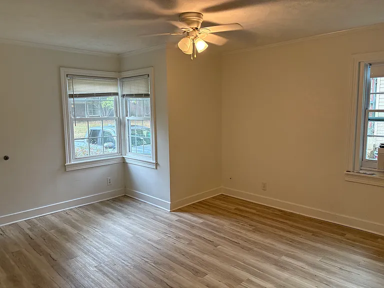 534 Arlington Ave #E — Photo 3