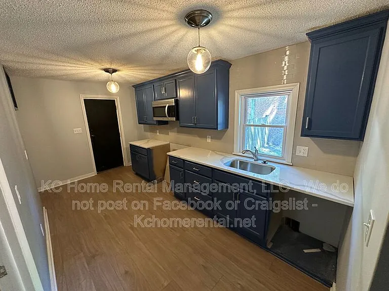 1648 Jefferson St — Photo 5