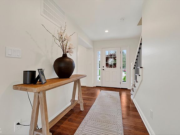 4th image of 10831 Pleasantview Dr