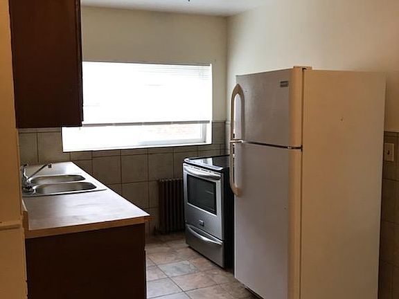 5th image of 636 Maple Dr #3