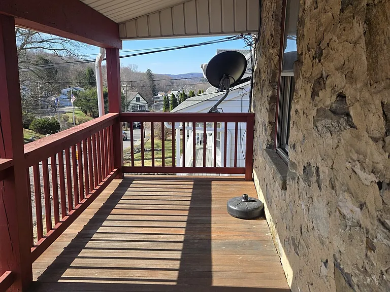 73 Woodbridge Ave — Photo 3