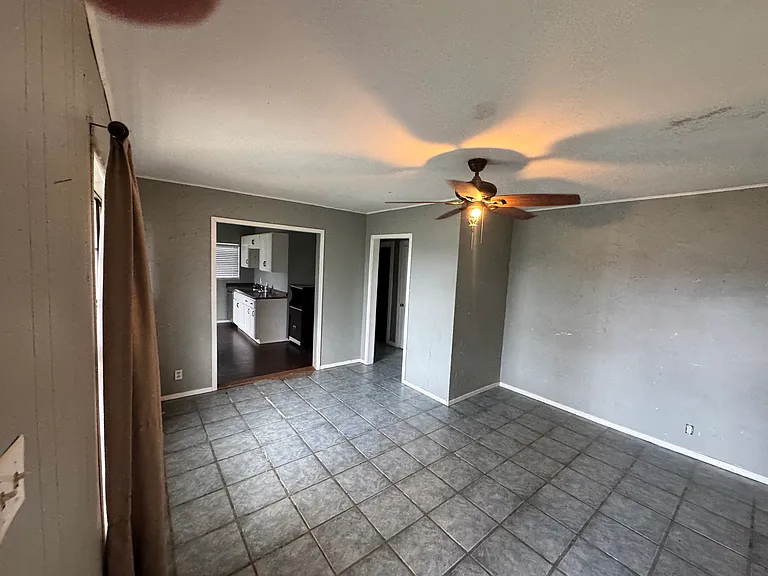 601 Laurel Dr — Photo 3