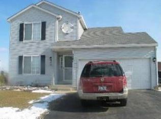 2261 N Quaker Hollow Ln, Round Lake Beach, IL 60073