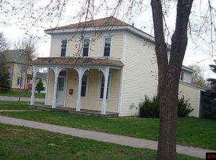329 Locust St, Saint Peter, MN 56082
