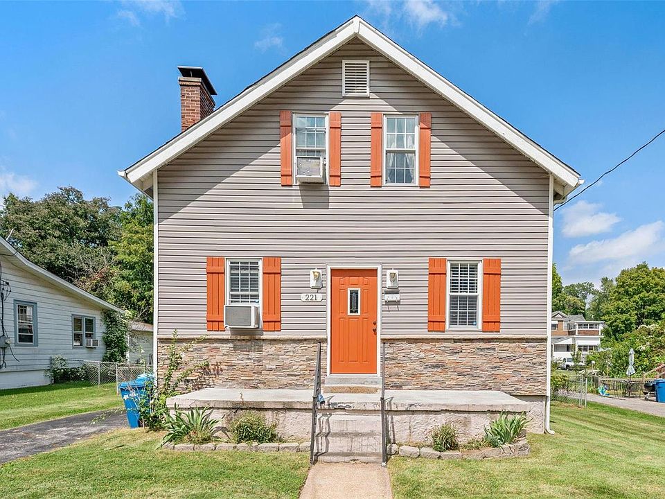 1st image of 221 Roberta Ave