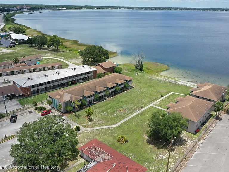 1001 Lakeview Dr — Photo 14