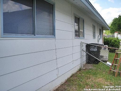 3rd image of 5914 Townhill Dr