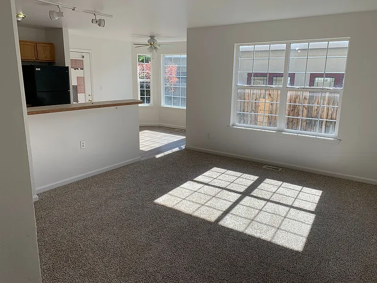 10105 W Garverdale Ln. — Photo 12