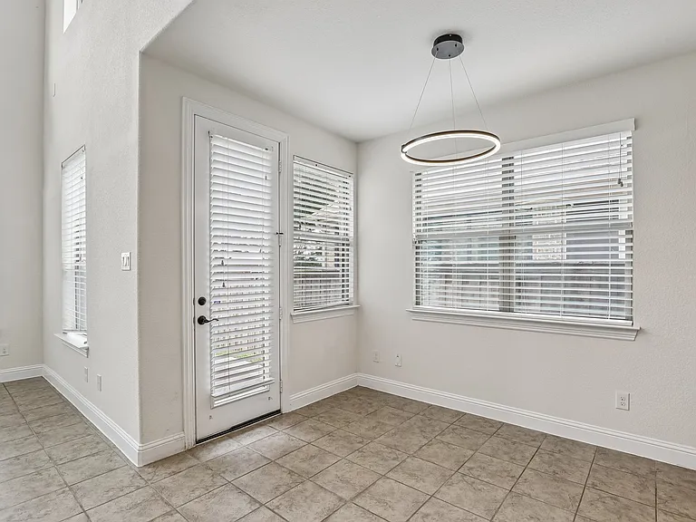 7228 Ridgepoint Dr — Photo 8