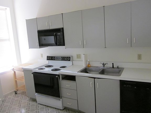4th image of 2634 S 13th St #34B
