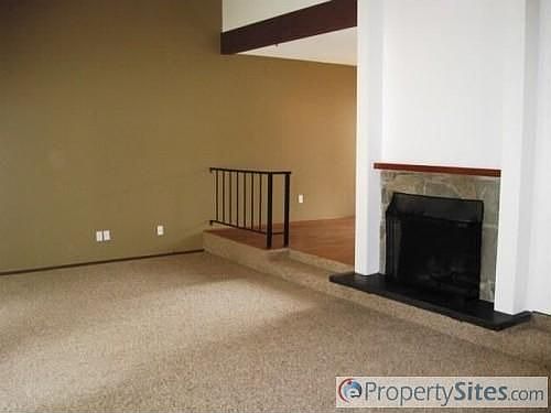 5th image of 13604 NE Regents Dr