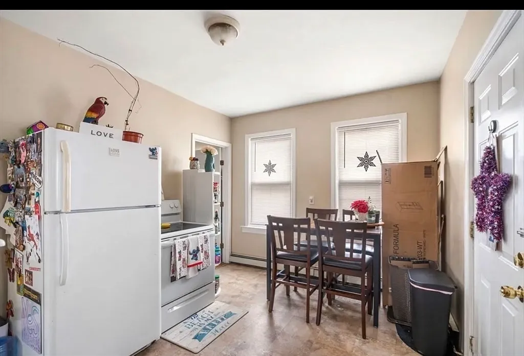 3 bed, 1.0 bath, $2,400 — Photo 2