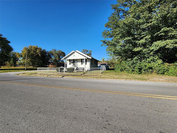 4th image of 1701 College Ave