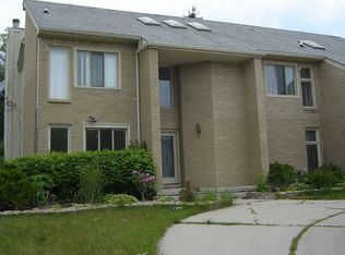 7270 Birchwood Trl, West Bloomfield, MI 48322
