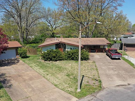 4th image of 6 Milbrook Ln