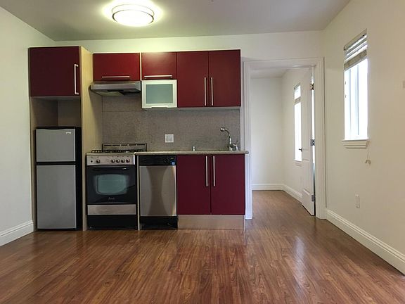 3rd image of 168 Hyde St APT 204
