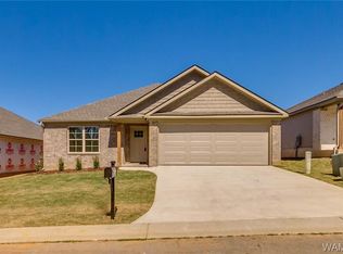 5325 University Gardens Dr, Cottondale, AL