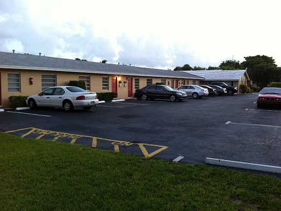 3rd image of 330 Southwind Dr APT 1