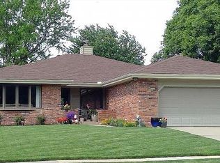 3633 Holmes Park Rd, Lincoln, NE 68506