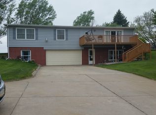 102 S Maloney Dr, North Platte, NE 69101