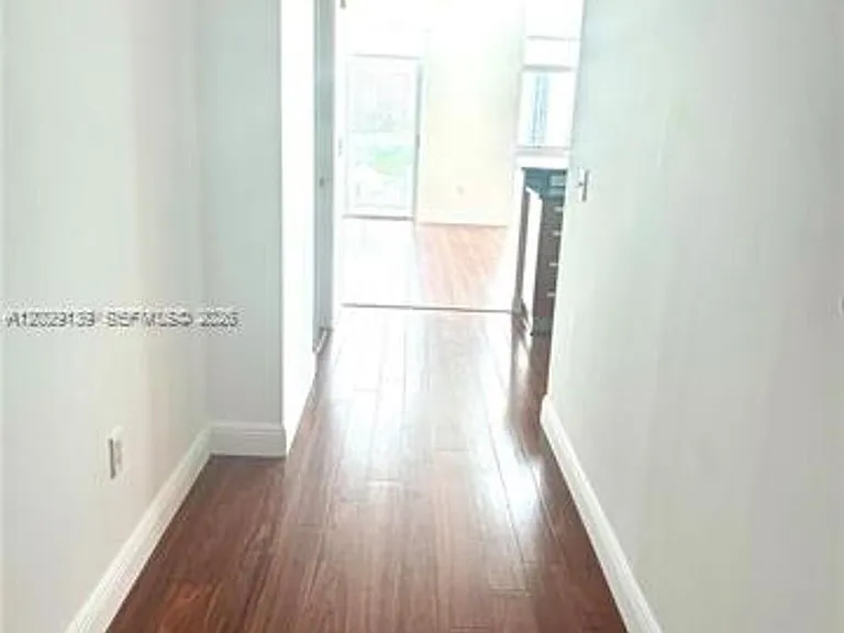 3131 NE 188th St #21213 — Photo 4