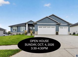 7428 E Twin Pines Ct, Sioux Falls, SD 57110