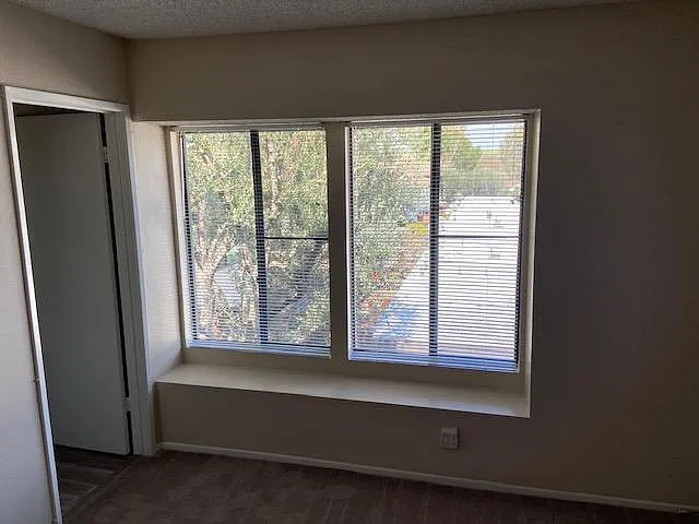 1300 Stonewood Ct — Photo 11