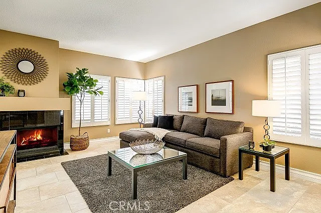 3 bed, 2.5 bath, 1507 sqft, $4,900 — Photo 1