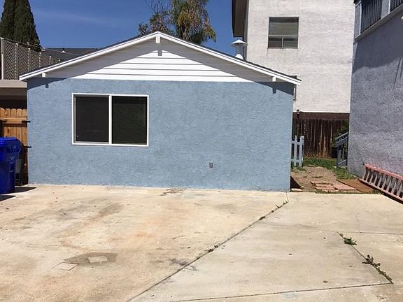 2nd image of 210 Redwood St