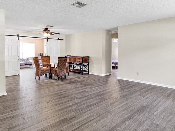 5th image of 585 Ray St