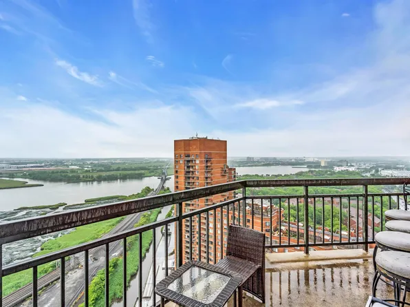 2508 Harmon Cove Tower image 18 of 24