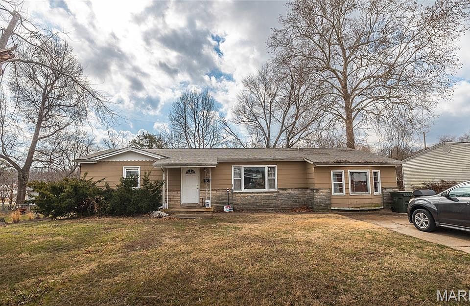 1st image of 60 Richard Dr