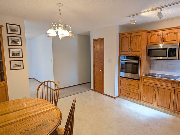4th image of 5106 45b Ave