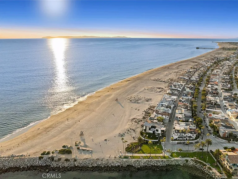 2144 E Oceanfront — Photo 33