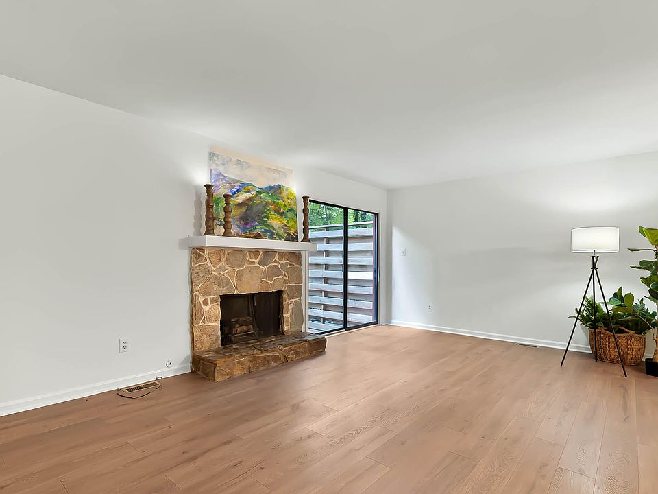 1st image of 5444 Pine Top Cir