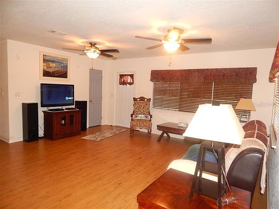 3rd image of 451 Hillside Dr